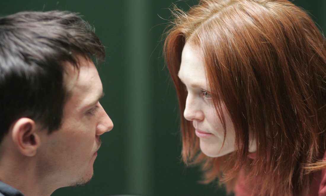 '6 Souls' Trailer: Julianne Moore and Jonathan Rhys Meyers' Long 