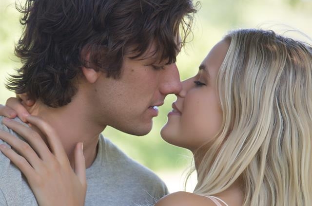  Endless Love Trailer A Torrid Young Romance For Valentine s Day Film