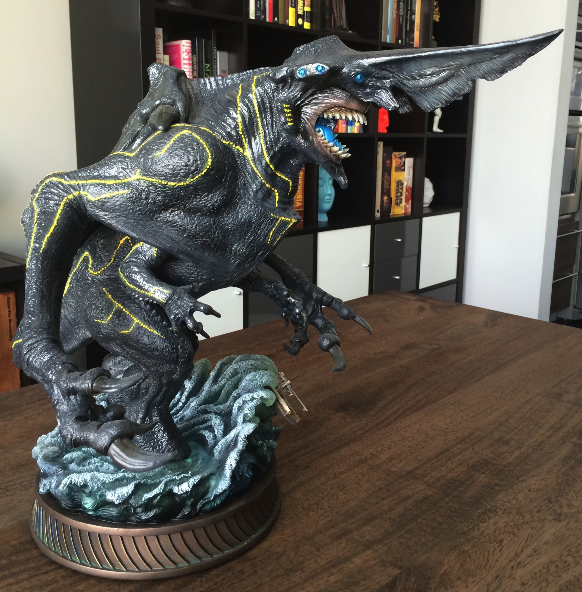 Cool Stuff: Sideshow Collectibles' 'Pacific Rim' Knifehead Statue
