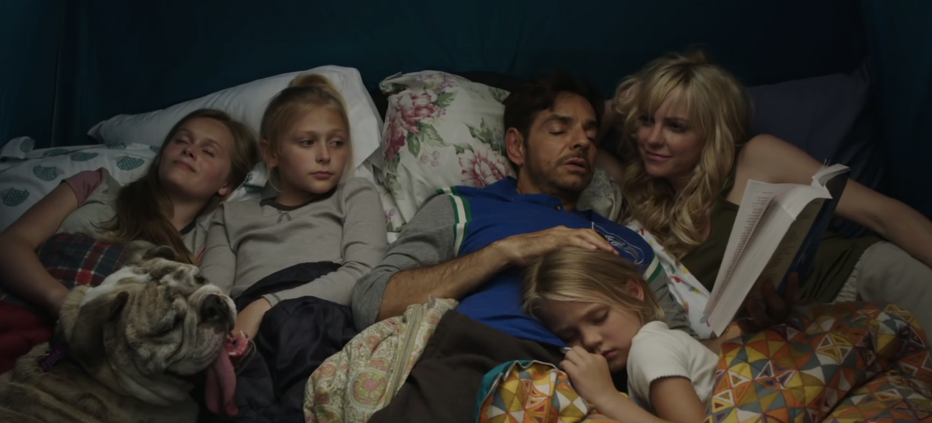 Overboard Trailer A Big Lie Creates a Nice Little Family in The Remake