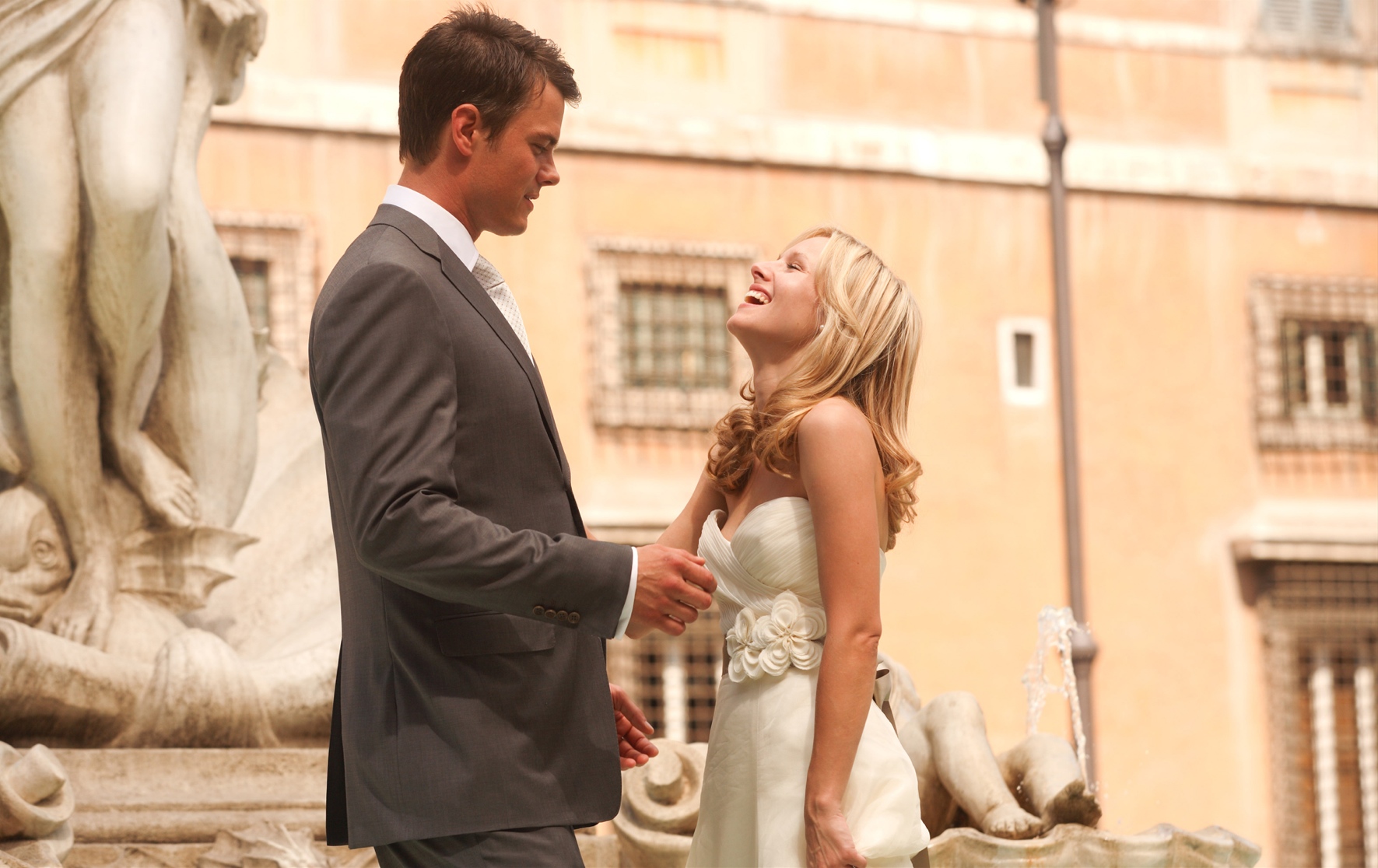 First Look Kristen Bell in When in Rome /Film