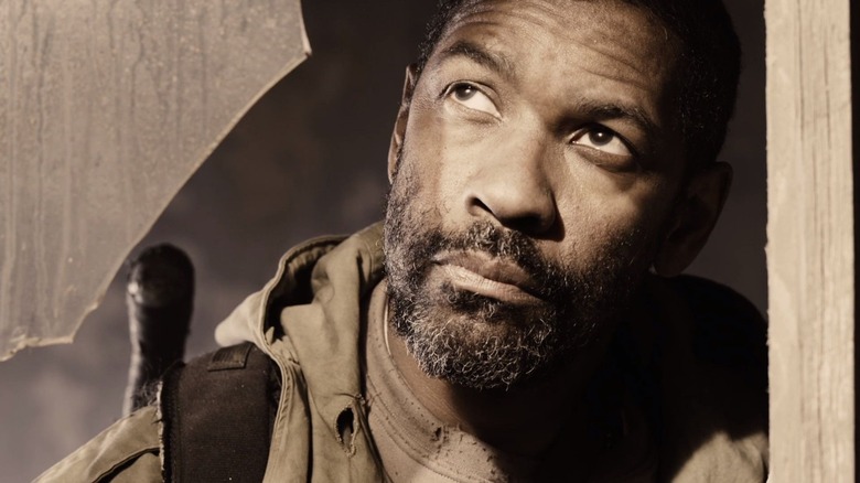 Denzel Washington as Eli looking up in The Book of Eli