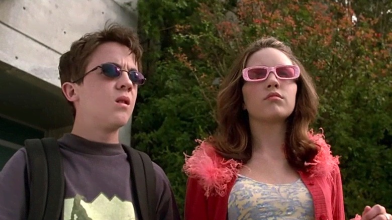 Frankie Muniz and Amanda Bynes as Jason and Kaylee wearing sunglasses in Big Fat Liar