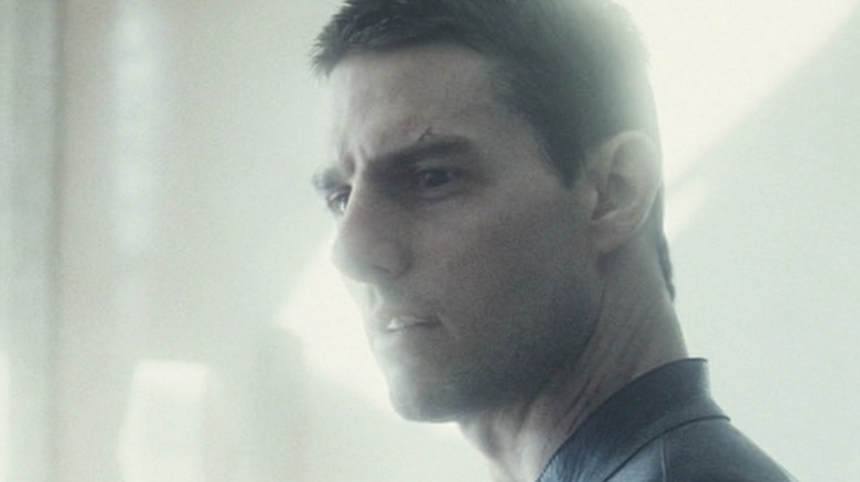 John Anderton (Tom Cruise) looks concerned in Minority Report