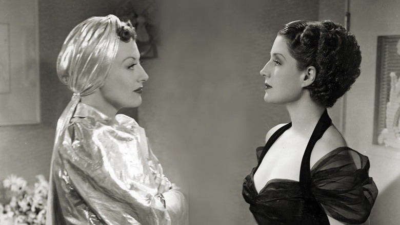 Mary (Norma Shearer) confronts Crystal (Joan Crawford) in The Women