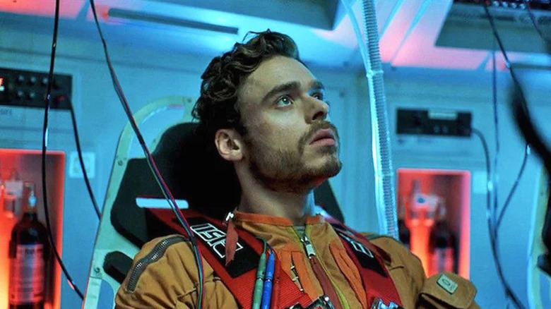 Peter Leigh (Richard Madden) in a spaceship on Oasis