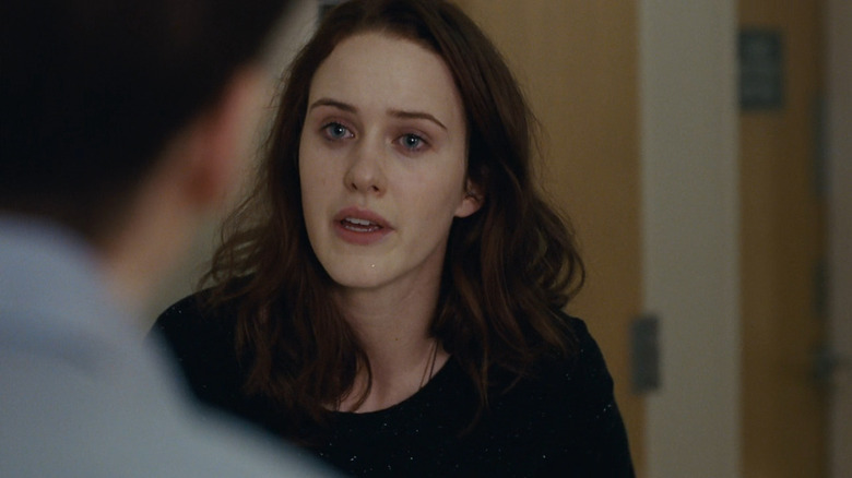 Erin (Rachel Brosnahan) talking to Jonah (Jesse Eisenberg) in Louder Than Bombs