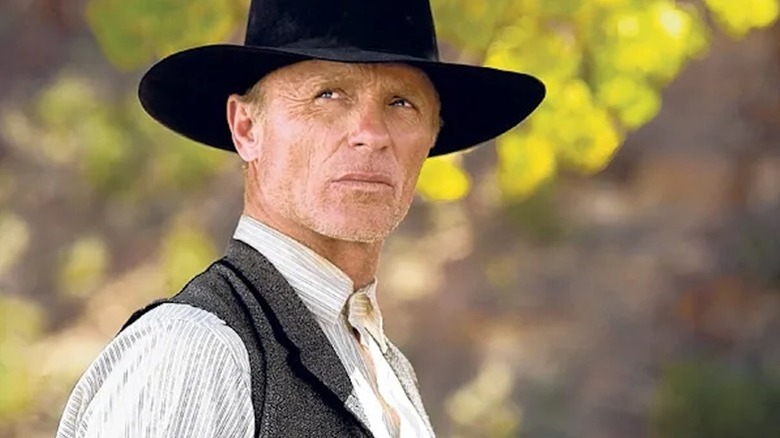 Virgil Cole (Ed Harris) looks stoically upwards outside in Appaloosa