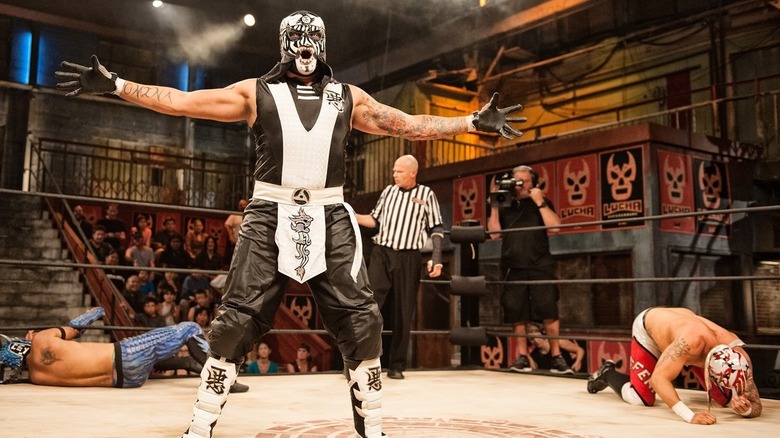 Pentagon Jr stands tall over other fallen luchadors in Lucha Underground