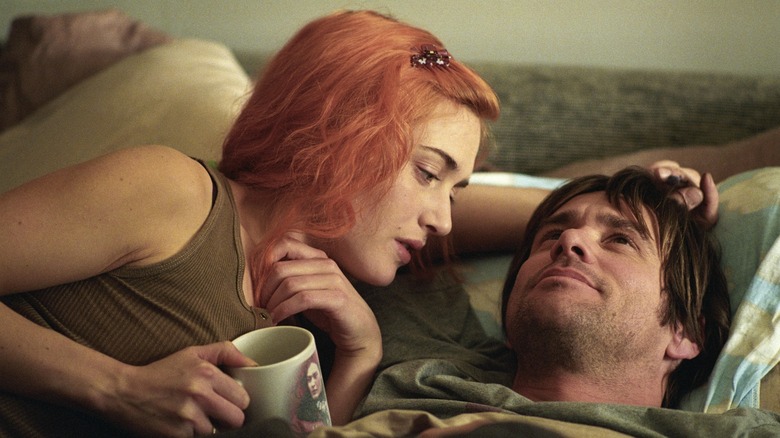 Kate Winslett, Jim Carrey in bed in Eternal Sunshine of the Spotless Mind