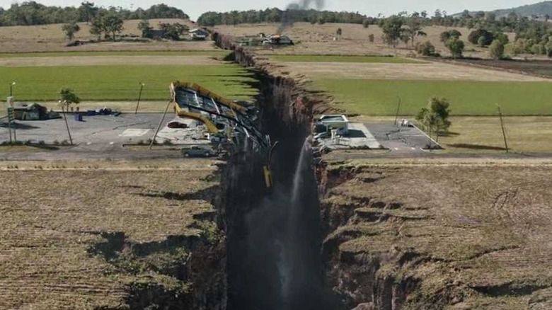 Chaotic fault line in San Andreas