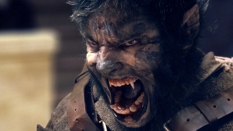 The Wolfman (Benicio del Toro) snarling in The Wolfman