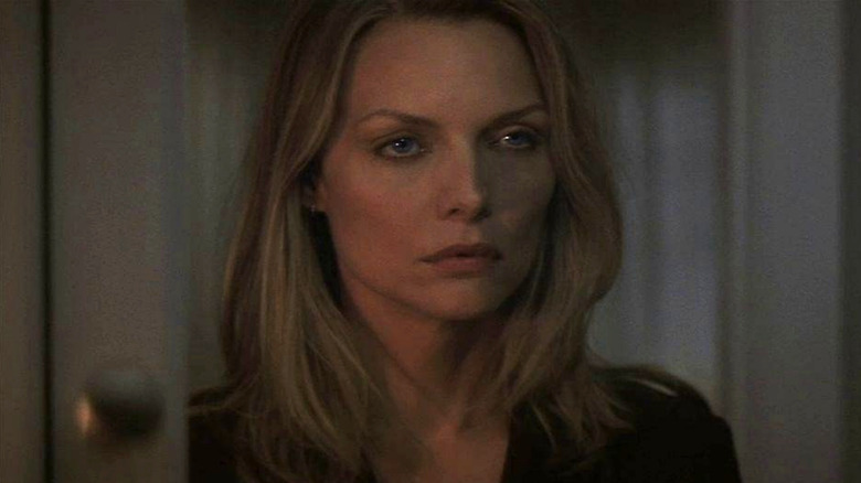 Claire Spencer (Michelle Pfeiffer) staring ahead in What Lies Beneath