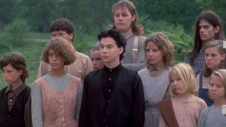 a group of corn children, up to no good, in Children of the Corn II: The Final Sacrifice