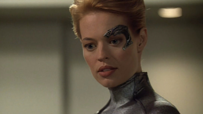 Seven of Nine (Jeri Ryan) glances down in Star Trek: Voyager