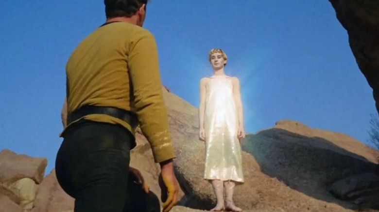 Jim Kirk (William Shatner) faces a Metron (Carole Shelyne) in Star Trek: The Original Series