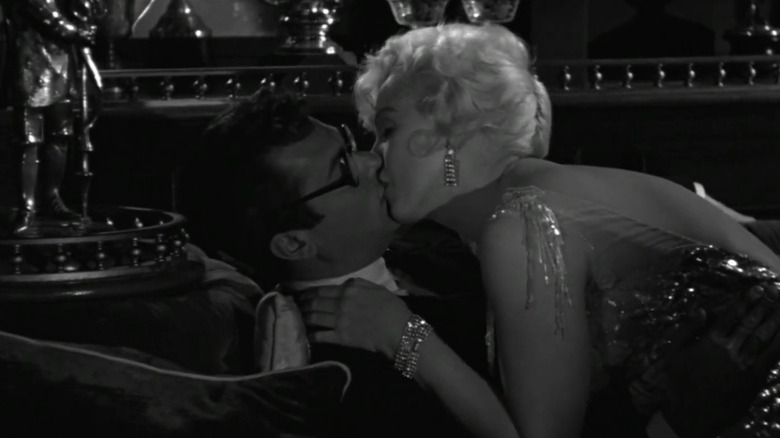 Joe kissing Sugar Kane in Some Like It Hot