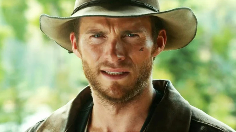 Jackson (Scott Eastwood) squints in the distance in Diablo (2015)