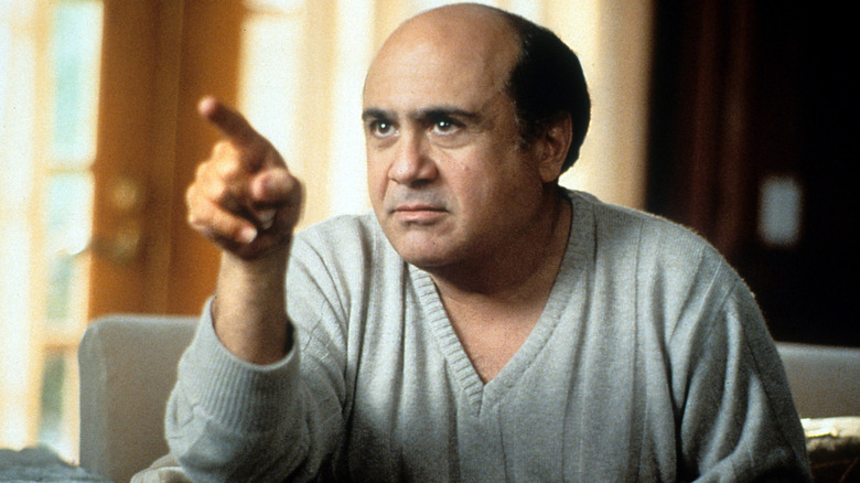 Martin Weir (Danny DeVito) pointing his finger in Get Shorty
