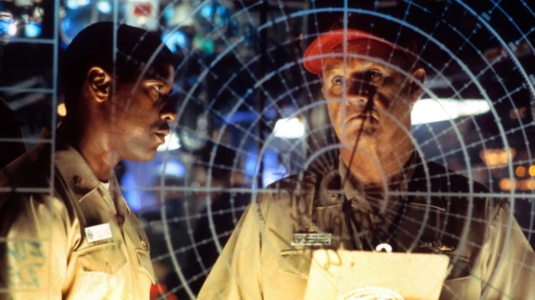 Denzel Washington as Ron Hunter shares a tense moment with Gene Hackman as Captain Frank Ramsey in Crimson Tide