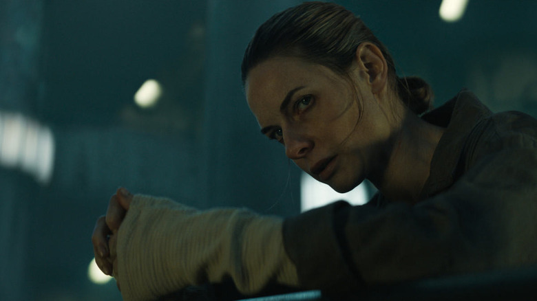 Rebecca Ferguson as Juliette looking up in Silo