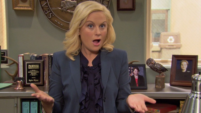 Amy Poehler as Leslie Knope talking to the camera in Parks & Recreation