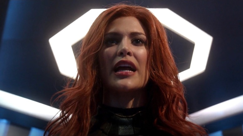 Eve Torres' Maxima speaking in Supergirl