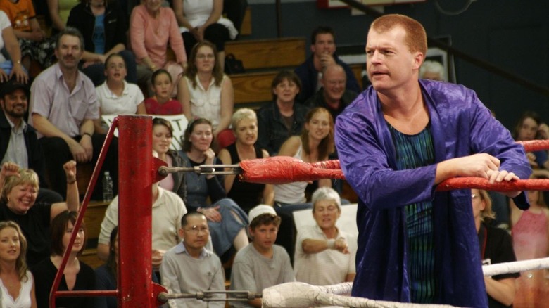 Rocket Randy Tyler (Pete Smith) heckles the crowd in Kayfabe