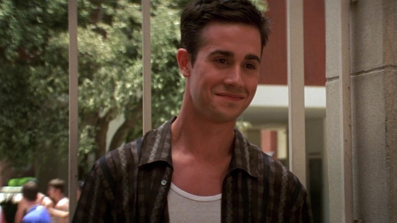 Freddie Prinze Jr.'s Ray Bronson smiling in I Still Know What You Did Last Summer