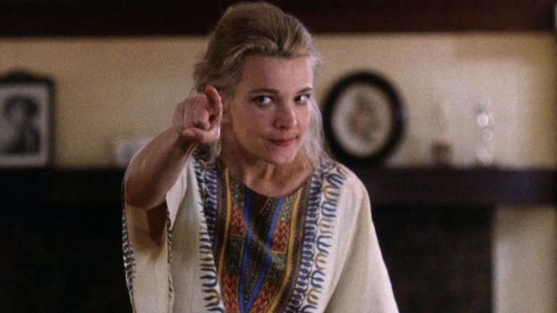 Gena Rowlands as Mabel Longhetti pointing her finger effusively in A Woman Under the Influence