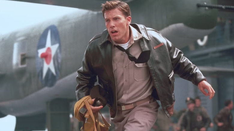Ben Affleck as Rafe running towards danger in Pearl Harbor