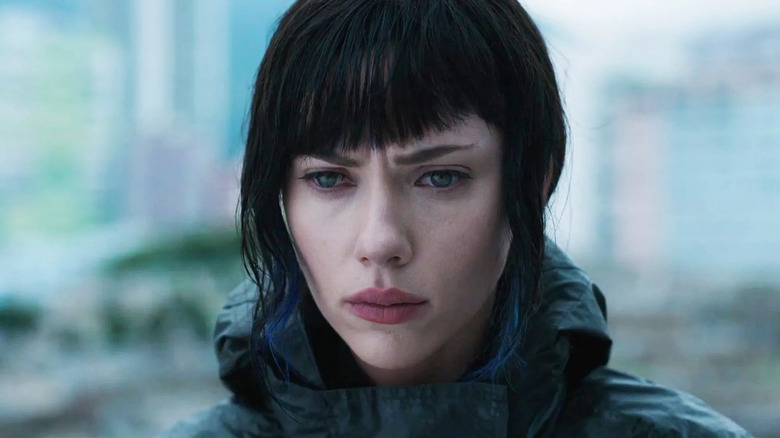 Scarlett Johansson as Mira frowning in Ghost in the Shell