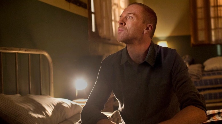 Homeland Nicholas Brody sitting on bed