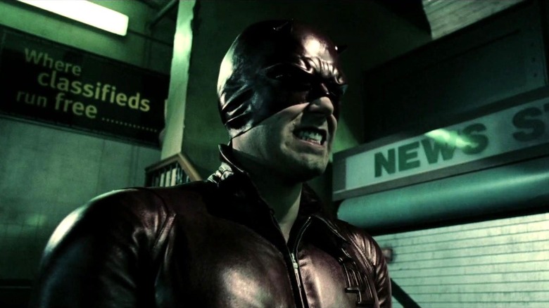 Ben Affleck's Daredevil grimacing in Daredevil (2003)