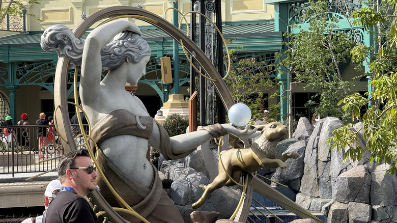 statue at the front of Celestial Park in Epic Universe