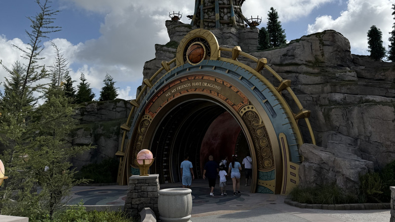 Isle of Berk entry portal at Epic Universe