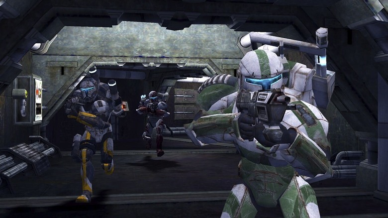 Delta Squad running down a hallway in Star Wars: Republic Commando