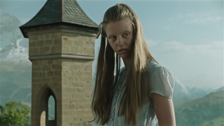 Mia Goth mountains outside A Cure for Wellness