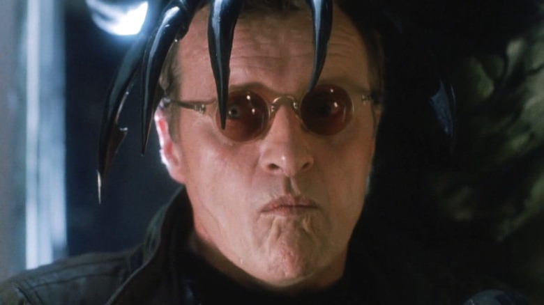 Rutger encounters the creature he's hunting
