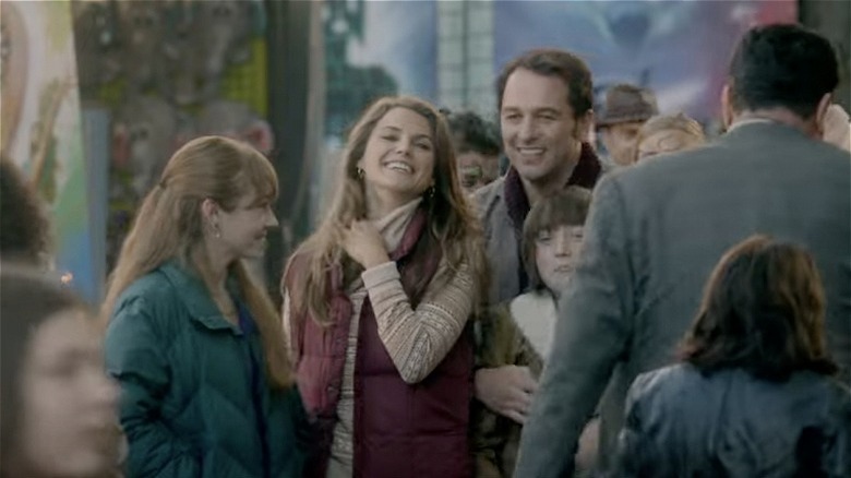 Keri Russell and Matthew Rhys walking