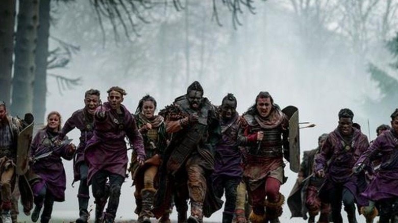 Gang of foes races toward the hero