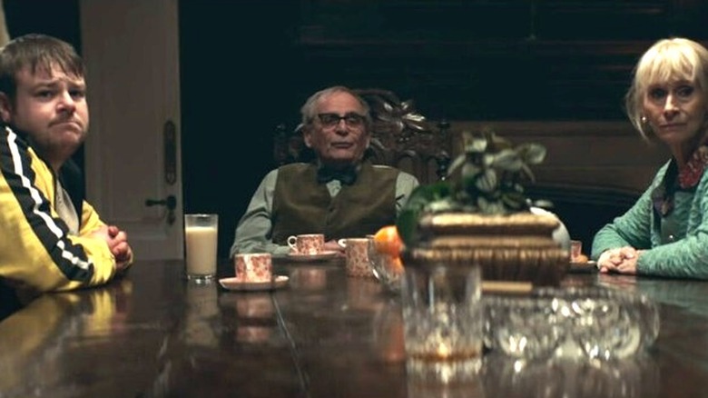 The cast of "The Owners" at table