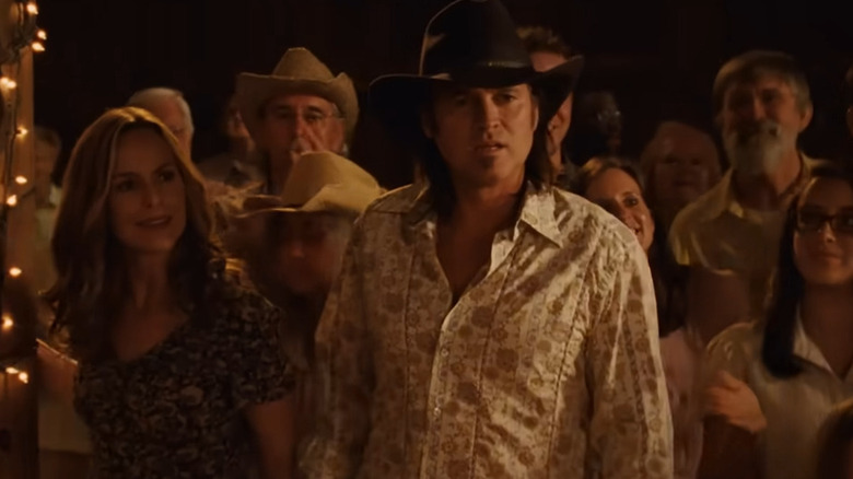 Robby Ray Stewart (Billy Ray Cyrus) in a crowd in Hannah Montana: The Movie