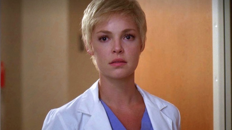 Izzie Stevens (Katherine Heigl) staring ahead on Grey's Anatomy