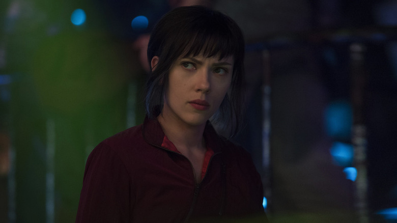Scarlett Johansson as Mira looking suspicious in Ghost in the Shell
