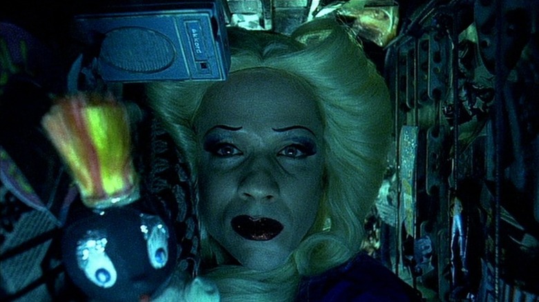 John Cameron Mitchell as Hedwig recalling her life story in Hedwig and the Angry Inch