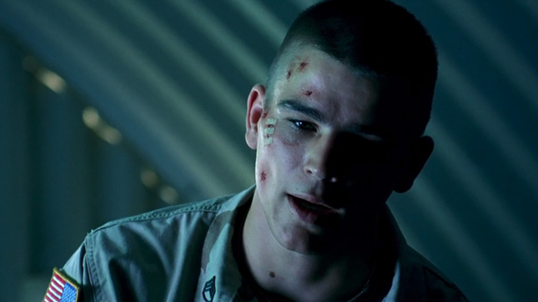 Josh Hartnett as Matt Eversmann, looking stern in recovery in Black Hawk Down.