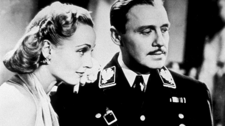 Carole Lombard and Jack Benny listening To Be or Not to Be