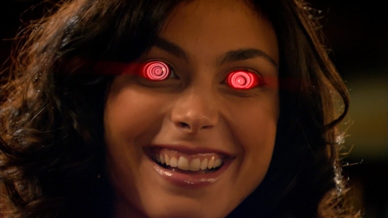 Chloe (Morena Baccarin) showing off her crazy eyes in How I Met Your Mother
