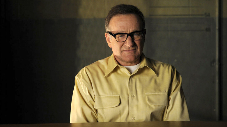 Merritt Rook (Robin Williams) sits in an interrogation room in Law & Order: Special Victims Unit